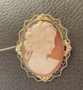 Vintage Cameo - 1/20 12k G. F.  - Measures 1   1/2