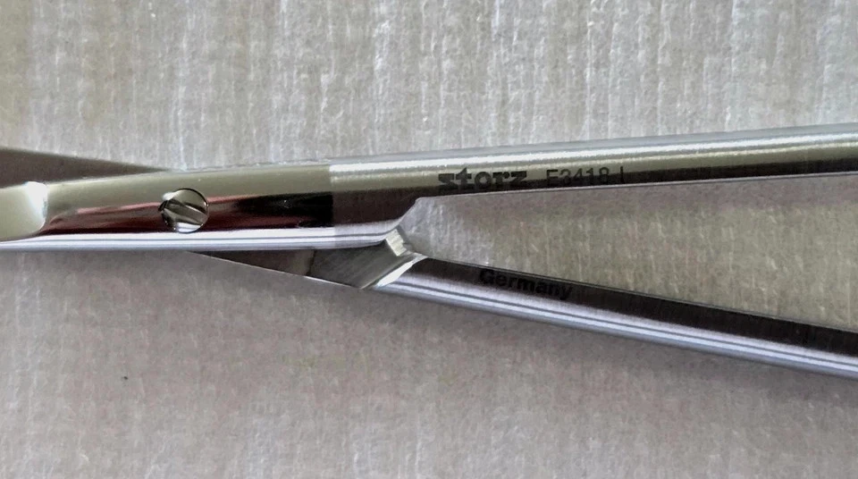 Tijeras para ojos STORZ puntas romas curvas - E3418 I Foto 2 de 4