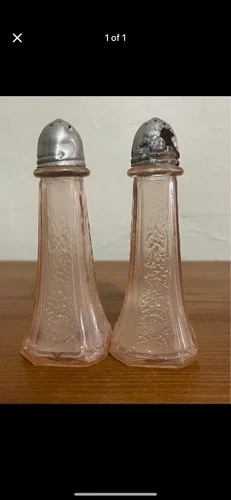 Anchor Hocking Mayfair Open Rose Pink Depression Glass Salt & Pepper Shaker Set
