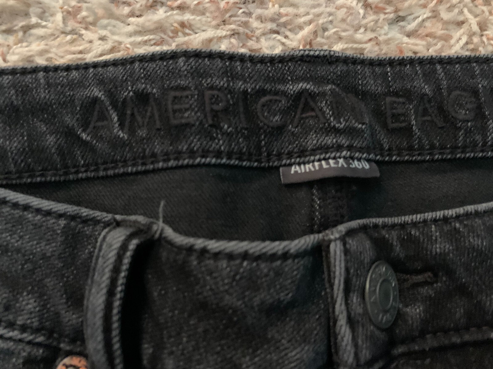 EUC American Eagle Jeans BLACK with HOLES Mens tag=33x32 (MEASURED=33x30) (8105)