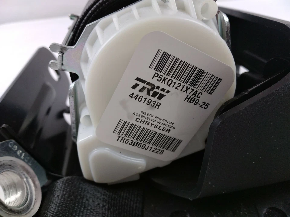 Conjunto de cinturón de seguridad central trasero RAM 1500/2500/3500 2013-2019 5KQ121X7AC OEM Foto 3 de 4