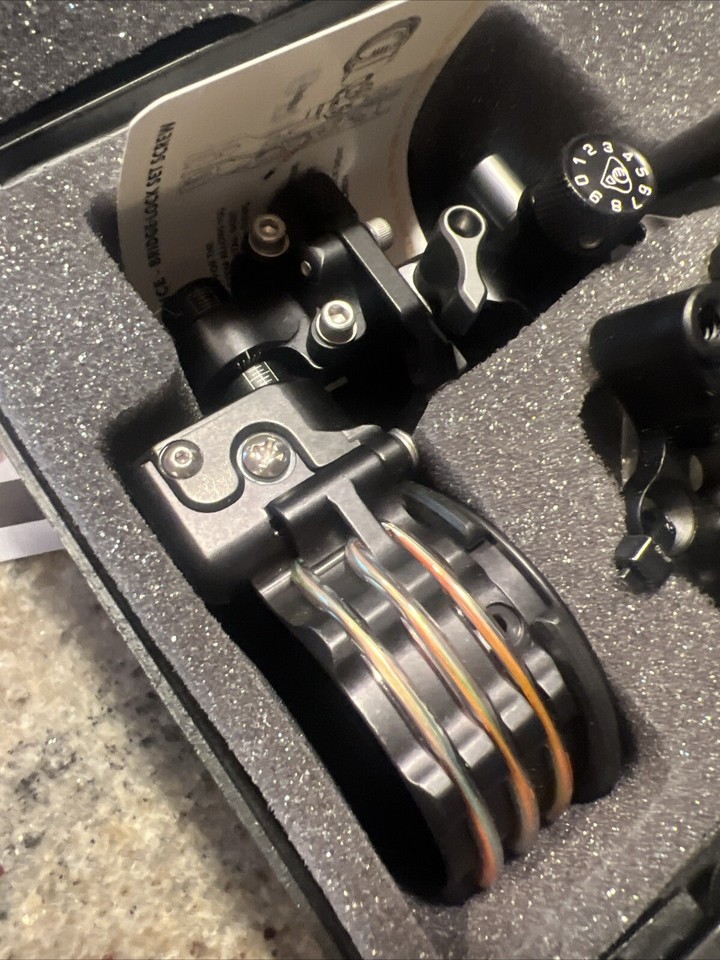 NEW Mathews 5 Pin BridgeLock Bow Sight Right Hand .019 by Axcel