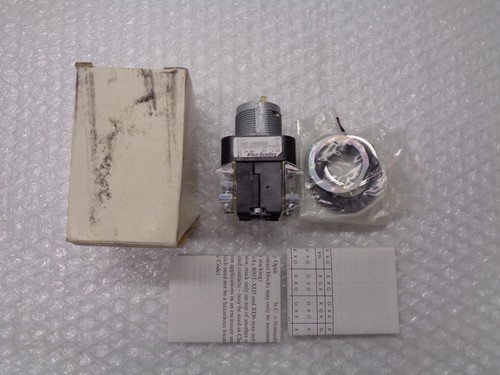 ALLEN BRADLEY 800T-24HA2KB6AX SER.U WAHLSCHALTER GELB NSMP - Bild 2 von 4