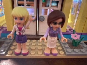 LEGO FRIENDS: Heartlake High (41005)(Out of Box) (With Instructions)(Only 2 char