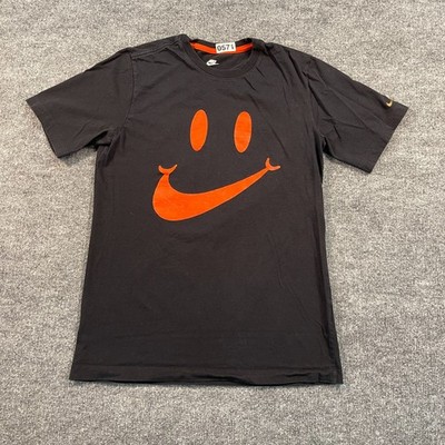 NIKE Smiley Face Shirt Small 18x27 Black Go-The-Extra-Smile