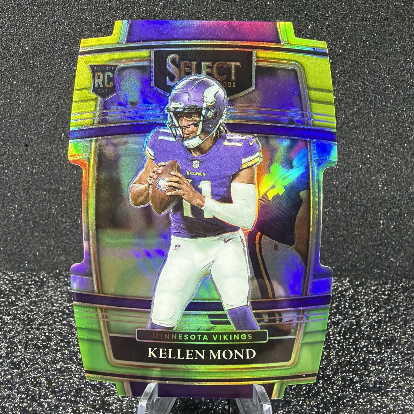 2021 Panini Select - Concourse Kellen Mond #64 Green & Yellow Prizm Die-Cut (RC)