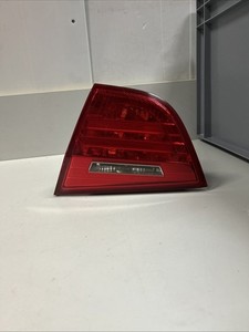 BMW 3 Heckklappen-Heckklappendeckel rechts LED-Rücklicht E90 7154156