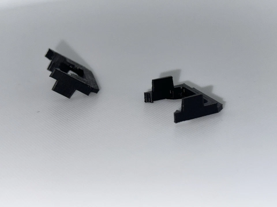 1:87 HO Scale Rivarossi Berkshire, Hudson Motor Mount Replacement Clip - Image 4 of 4