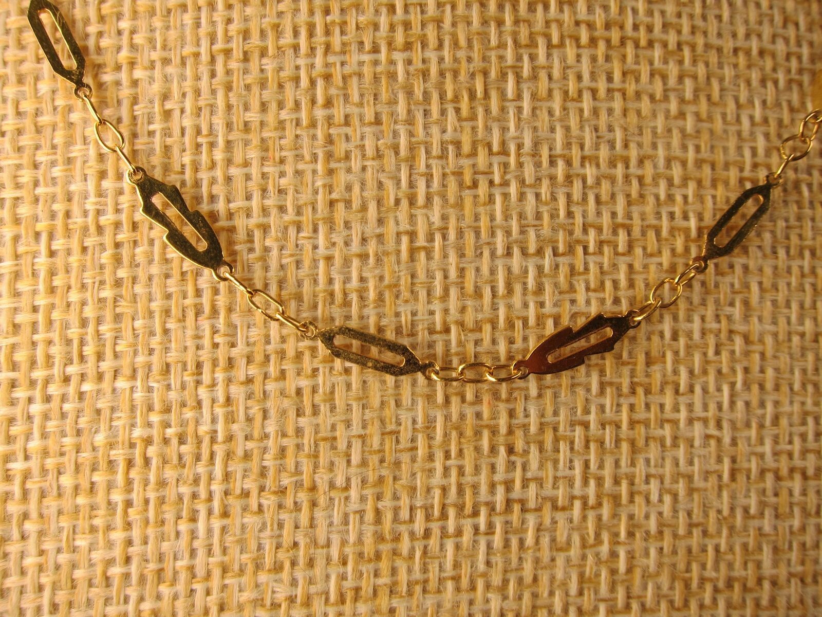 Delicate oval & leaf shaped tiny chain link neckl… - image 2