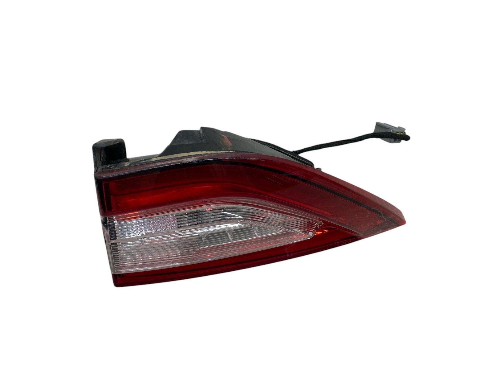 2017-2020 MASERATI LEVANTE RIGHT REAR LIFTGATE MOUNTED BRAKE LIGHT TAIL LAMP OEM