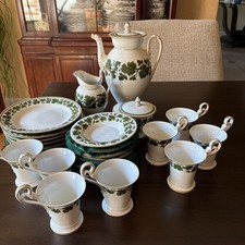 Stunning 29pc Meissen Green Vine Gilt Tea /Coffee Cup Set-1st Choice-MINT