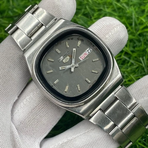 Vintage Seiko 5 Automatic Made in Japan Men’s Watch Day-Date 6309-5100