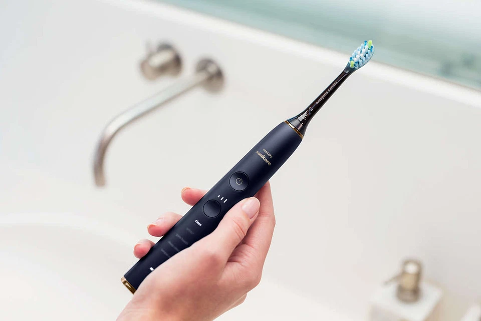 Philips Sonicare DiamondClean Smart 9700 Electric Toothbrush Handle HX993L Blue - Image 4 of 4