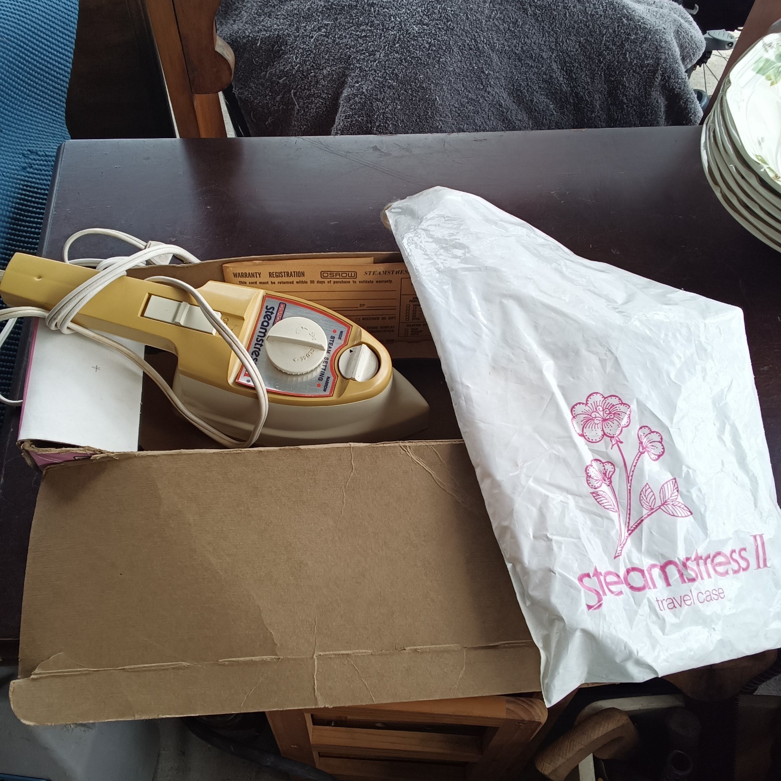 Vintage Osrow Steamstress II Lightweight Steam Iron