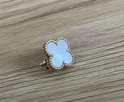 SINGLE EARRING Van Cleef & Arpels Vintage Alhambra 18K Mother Pearl VCARA44100