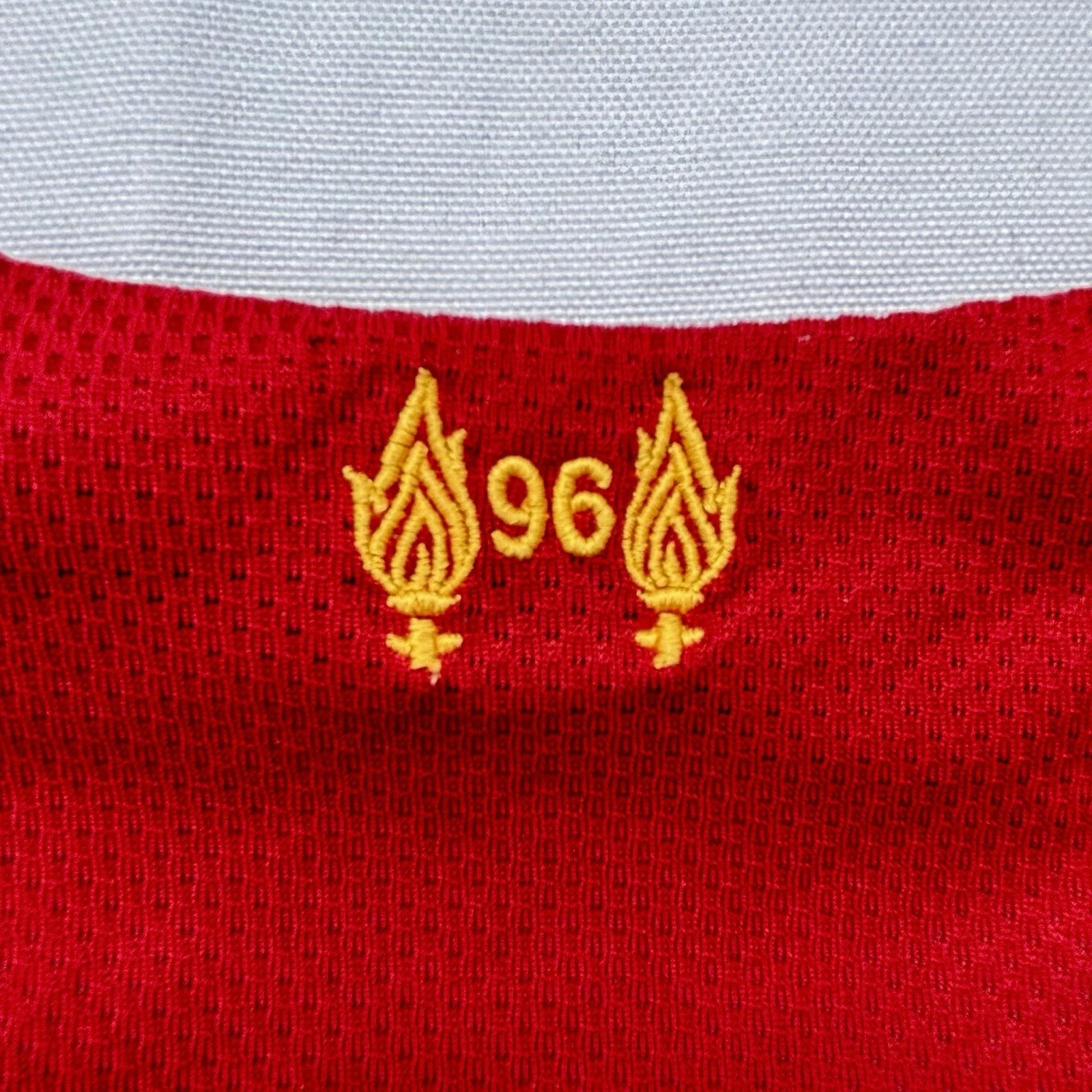 2019-20 Liverpool New Balance Home Shirt – Size Small thumbnail 6