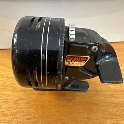 Vintage Daiwa 9300C  Spincasting Freshwater Reel Black Fishing Bass Trout Lake