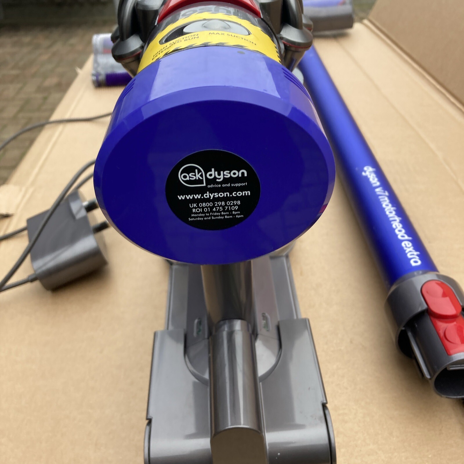 Dyson V7 Motorhead Extra Cordless Vacuum Cleaner 4600 aMh Battery eBay