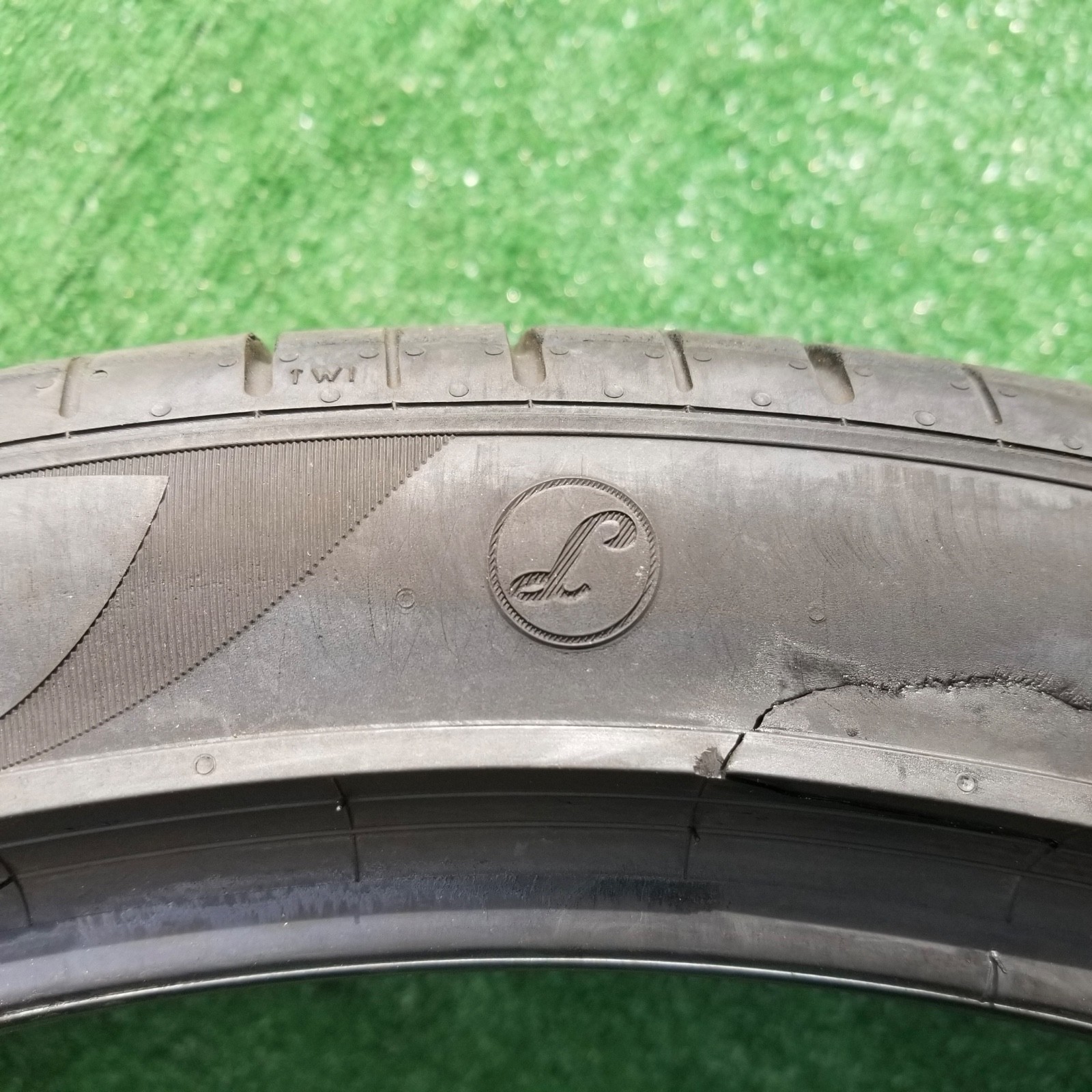 Lamborghini Urus Tire