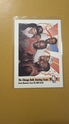The Chicago Bulls Starting Team 1991-92 SkyBox #337 Jordan Pippen