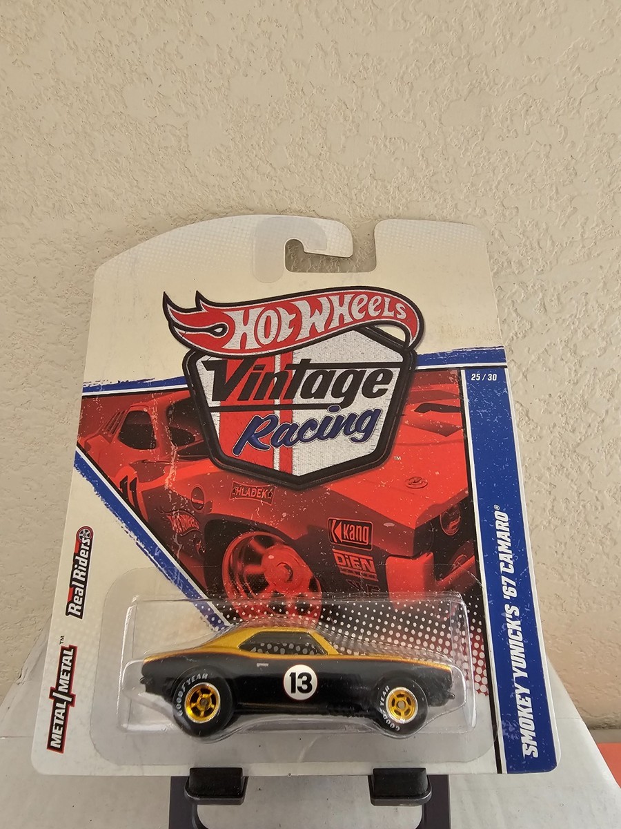 Hot Wheels Vintage Racing Smokey Yunick's '67 Camaro Real Riders