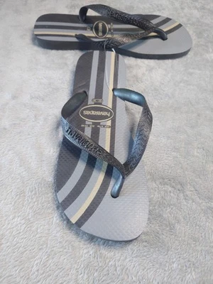 Havaianas Top Basic men's flip-flops in a striped grey and black pattern. UK-5 - Image 1 of 4
