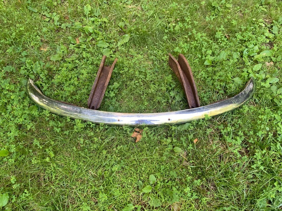 Parachoques delantero Daimler SP250 Dart Foto 4 de 4