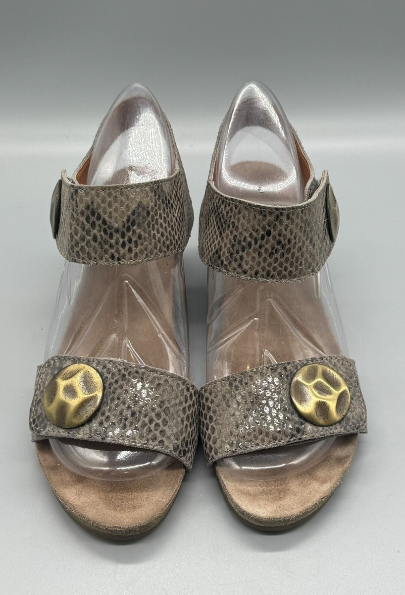 Taos Pyramid Taupe Leather Snakeskin Wedge Sandals Bronze  display picture 1