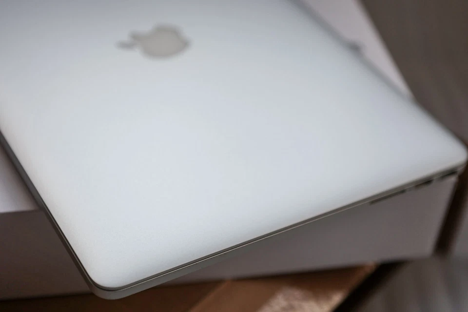 APPLE MACBOOK PRO 15" RETINA 2.6GHZ i7, 16GB RAM, 2TB SSD, BOXED. A1398 - Image 4 of 4