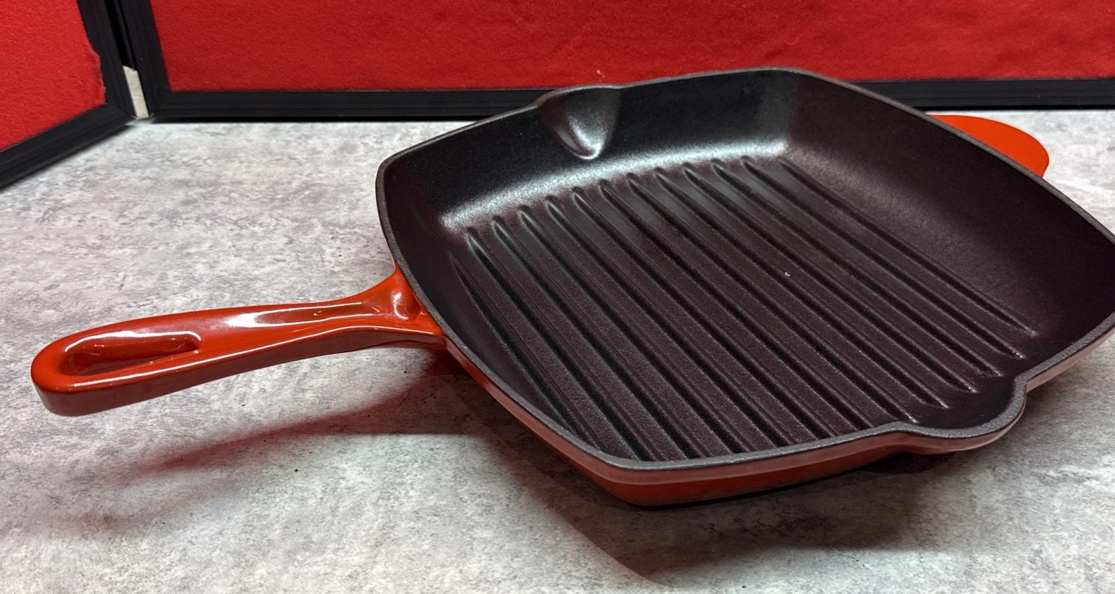 Quality 26 Cm Red Cast Iron Square Griddle Pan