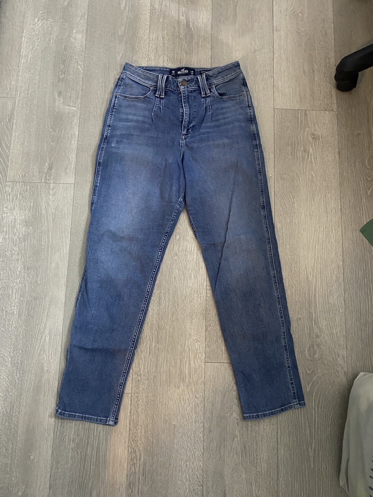 Hollister Curvy High Rise Mom Jeans Women’s Size 11-image