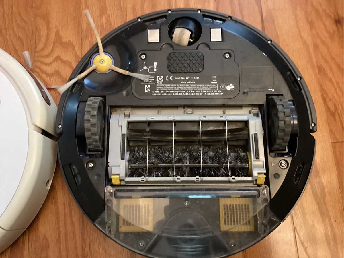 Lot Of 3 iRobot Roomba Robotic Vacuum Untested Model 770 Plus