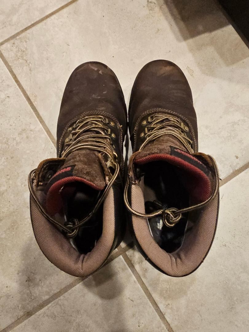 work boots - image 8