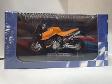KTM Duke LC8 Orange 2004 Superbike Diecast Atlas Model Motorbike 1:24 Scale IXO 