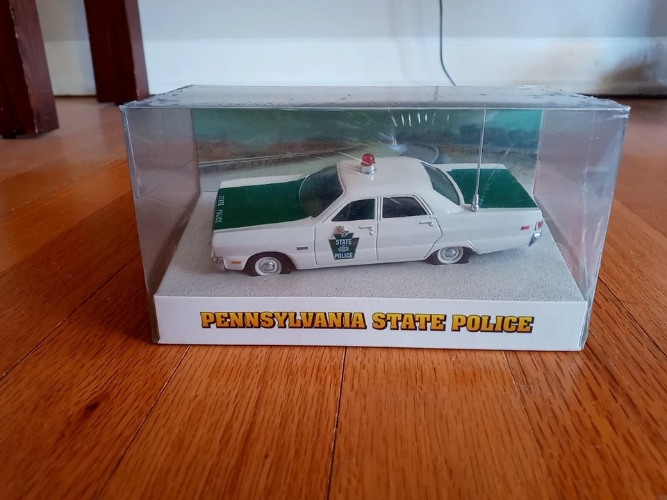 White Rose 1969 Diecast Plymouth Fury - Policía Estatal de Pensilvania - Nuevo Foto 2 de 4