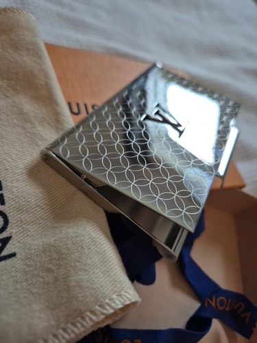 Louis Vuitton Palladium Metal Champs-Elysees Card Holder. New Few Minor Marks - Picture 8 of 23