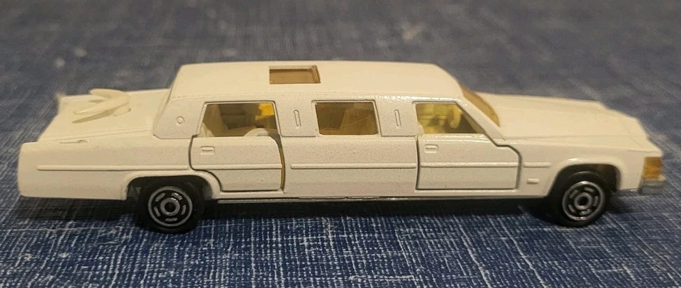 VTG • Majorette • Limousine #339 • White w/Yellow Windows • 1:58 Diecast • Exc! - Image 3 of 4