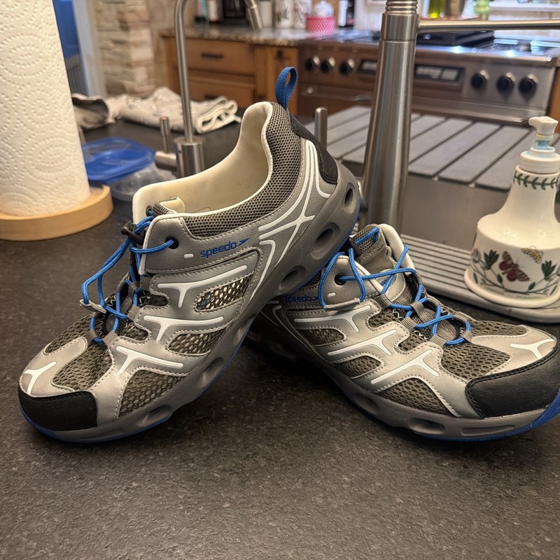 Men’s 12 M Speedo Water Shoes