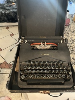 Vintage  corona standard typewriter         S