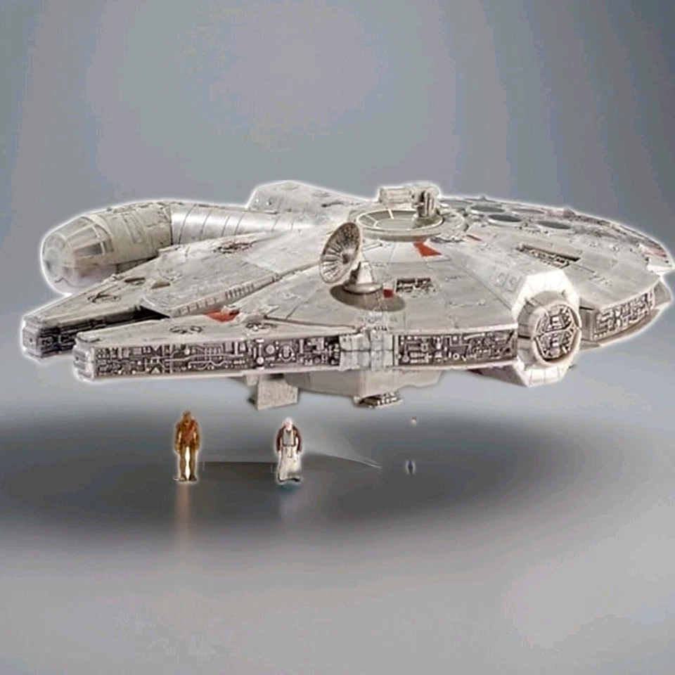 STAR WARS Millennium Falcon + Class 4 Micro Figure Galaxy Squadrone D'assalto - Immagine 2 di 4