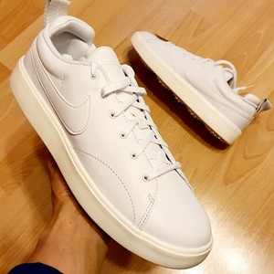 spikeless golf shoes uk