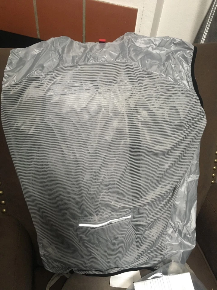 NEW Castelli ARIA Windproof Cycling Wind Vest : SILVER GREY - Image 2 of 3