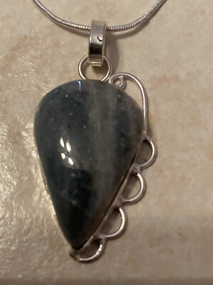 Labradorite Pendant with 20  ss 925 snake chain