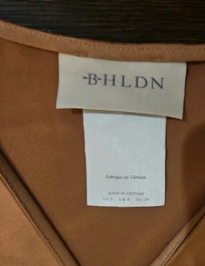 Vestido Anthropologie BHLDN 2 Satén Midi Envolvente Louisa Charmeuse Rosa Polvoriento Foto 4 de 4