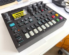 Elektron Digitone synth with box- very clean