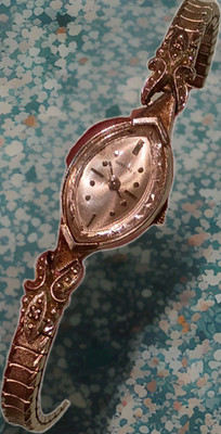 Waltham Vintage 1930s 17J Gold Filled Oval Bangle Manual Wind Ladies Watch