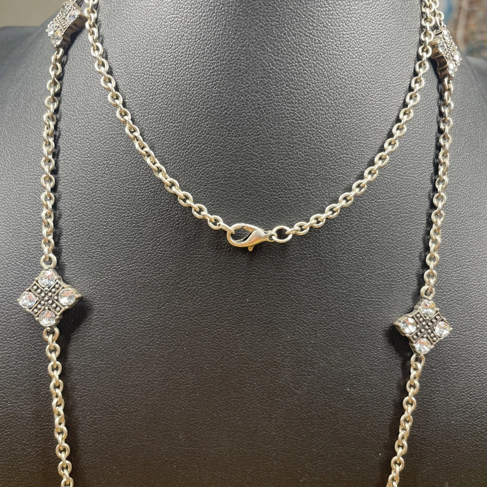 Collar estación cristal tono plata Michael Kors Foto 3 de 3