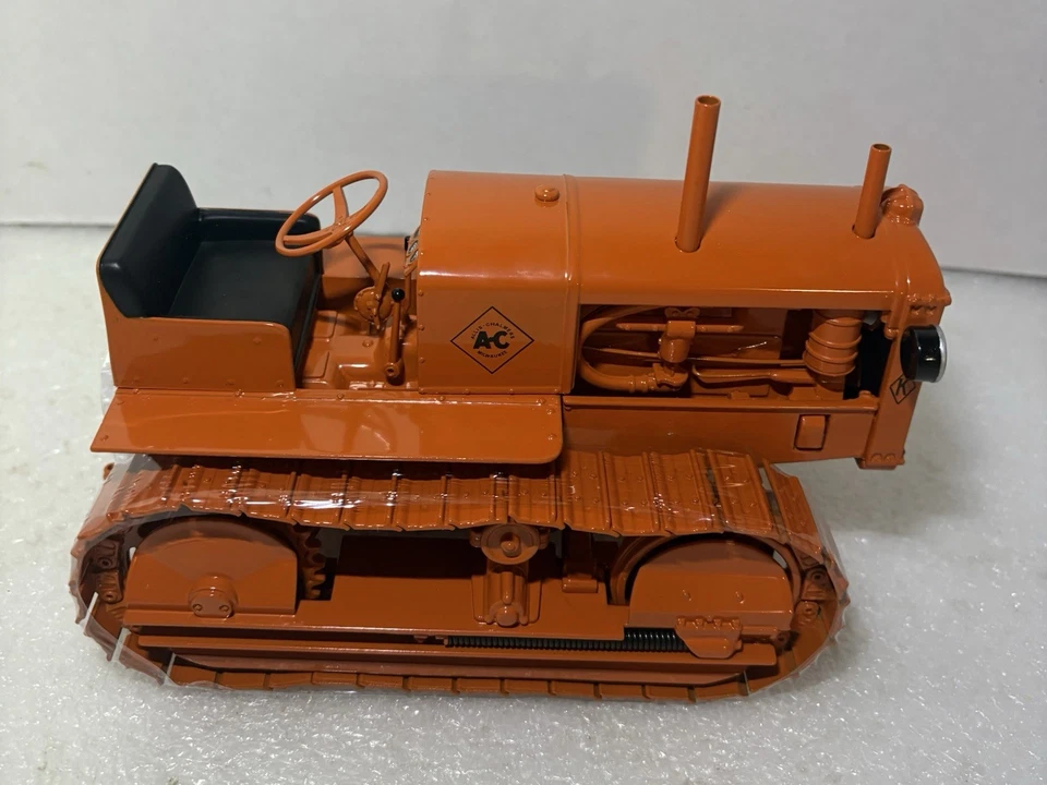 SpecCast Allis-Chalmerd Model K Crawler Tractor, Diecast 1/16 - Image 4 of 4
