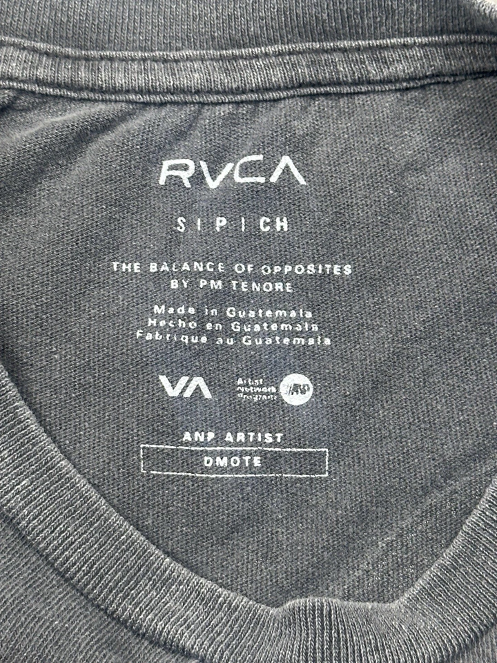 Camiseta RVCA Oficial DMOTE Mariposa Pequeña Gris Manga Larga Desteñida Foto 3 de 4