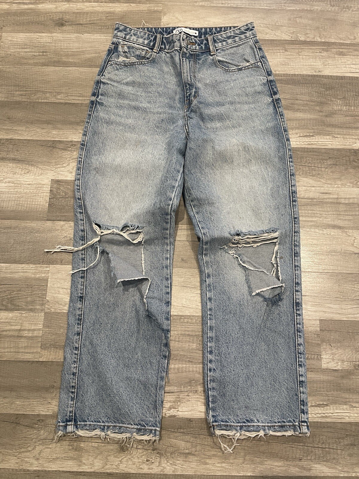 Zara Women’s 6 High Rise Ripped Mom Jeans Blue Distressed Denim Relaxed Fit